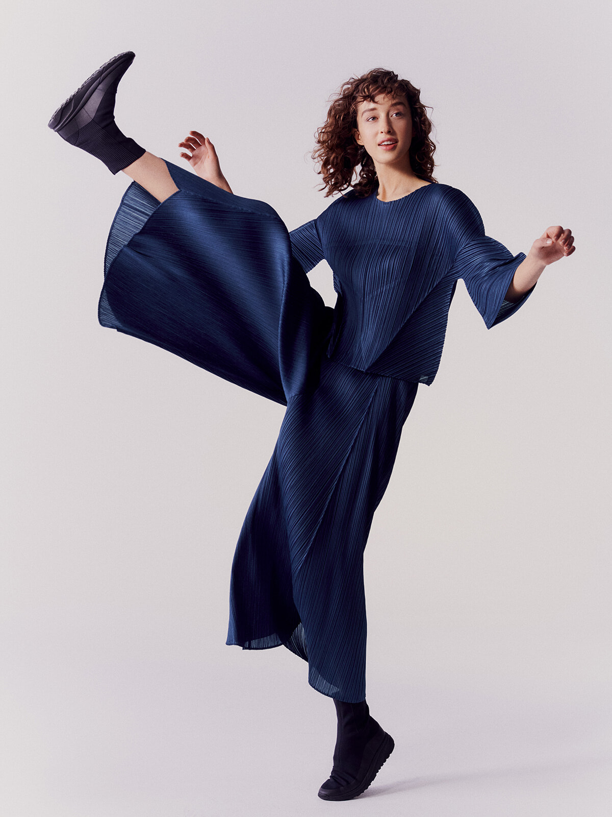 プリーツ プリーズ イッセイミヤケから、心躍るホリデーの新アイテム