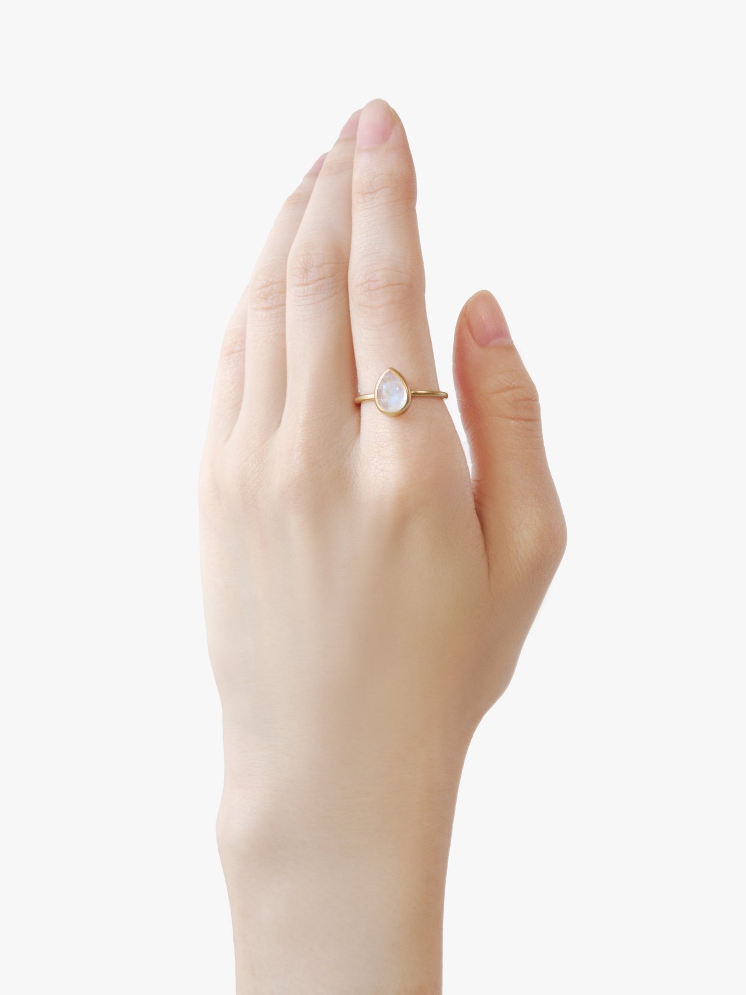 MARIHA(マリハ) Earth Drops リング レインボームーンストーン (着用感