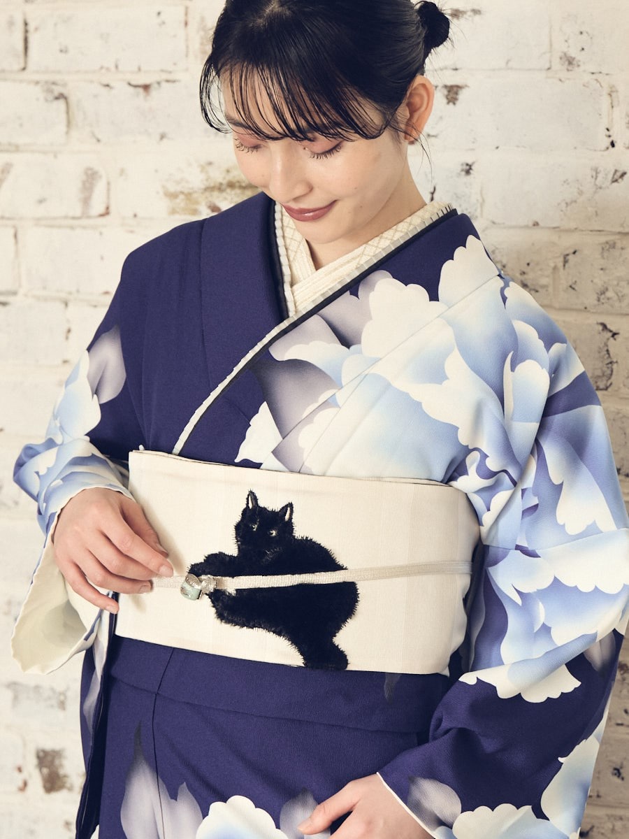 残りわずか】半巾帯「 水墨フワ猫 」(FREE オフホワイト): ふりふ