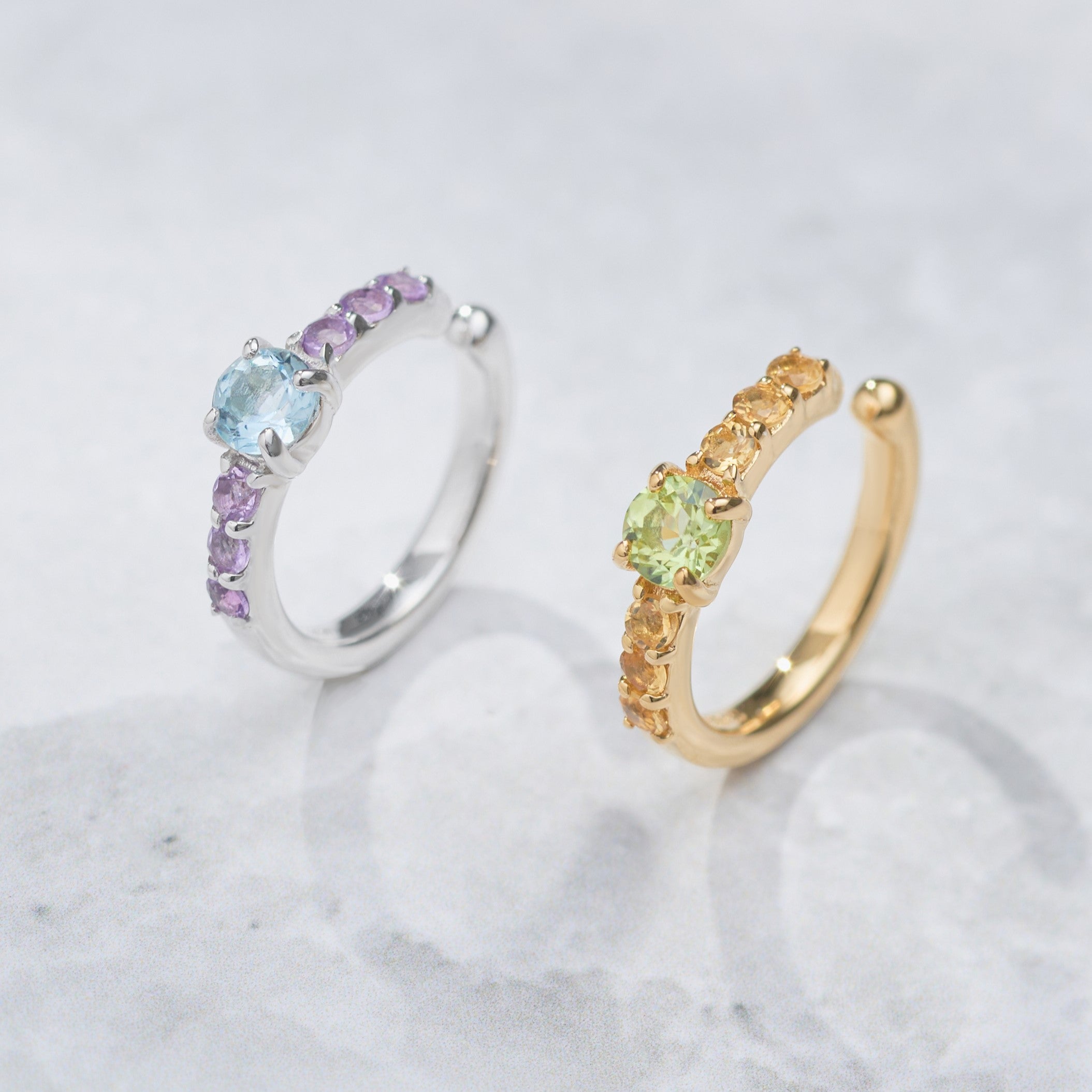 SV925 ダブルカラーストーン イヤーカフ（W/Y）- me.（エムイードット）