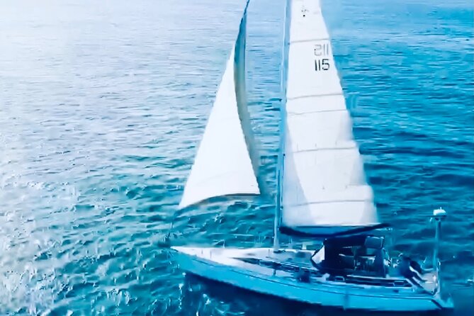 ワイキキ少人数グループサンセットセーリングツアー 2026 - オアフ島