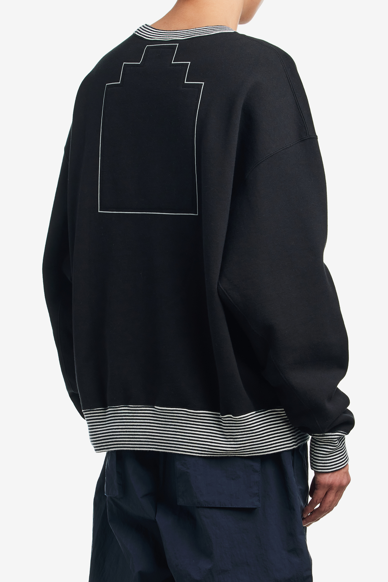 LIPS DISPLAY CREW NECK-CAV EMPT-174000 | 웍스아웃