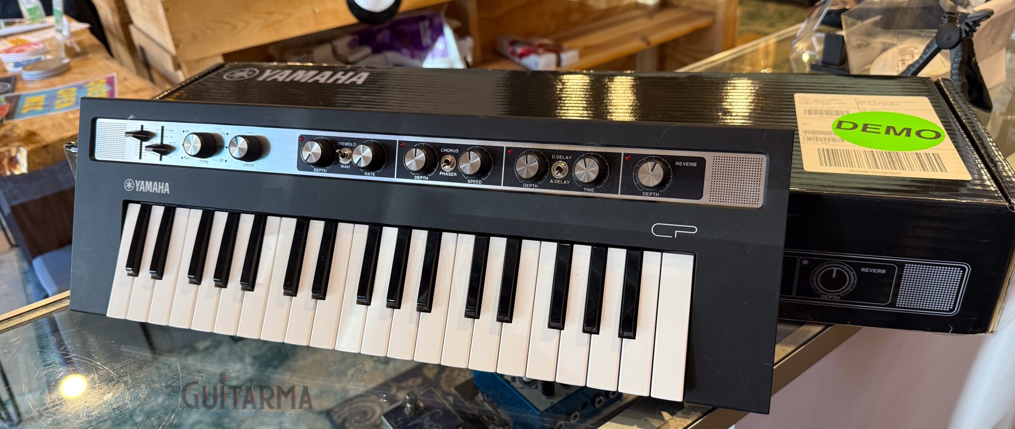 Yamaha Reface CP w/box and aftermarket case