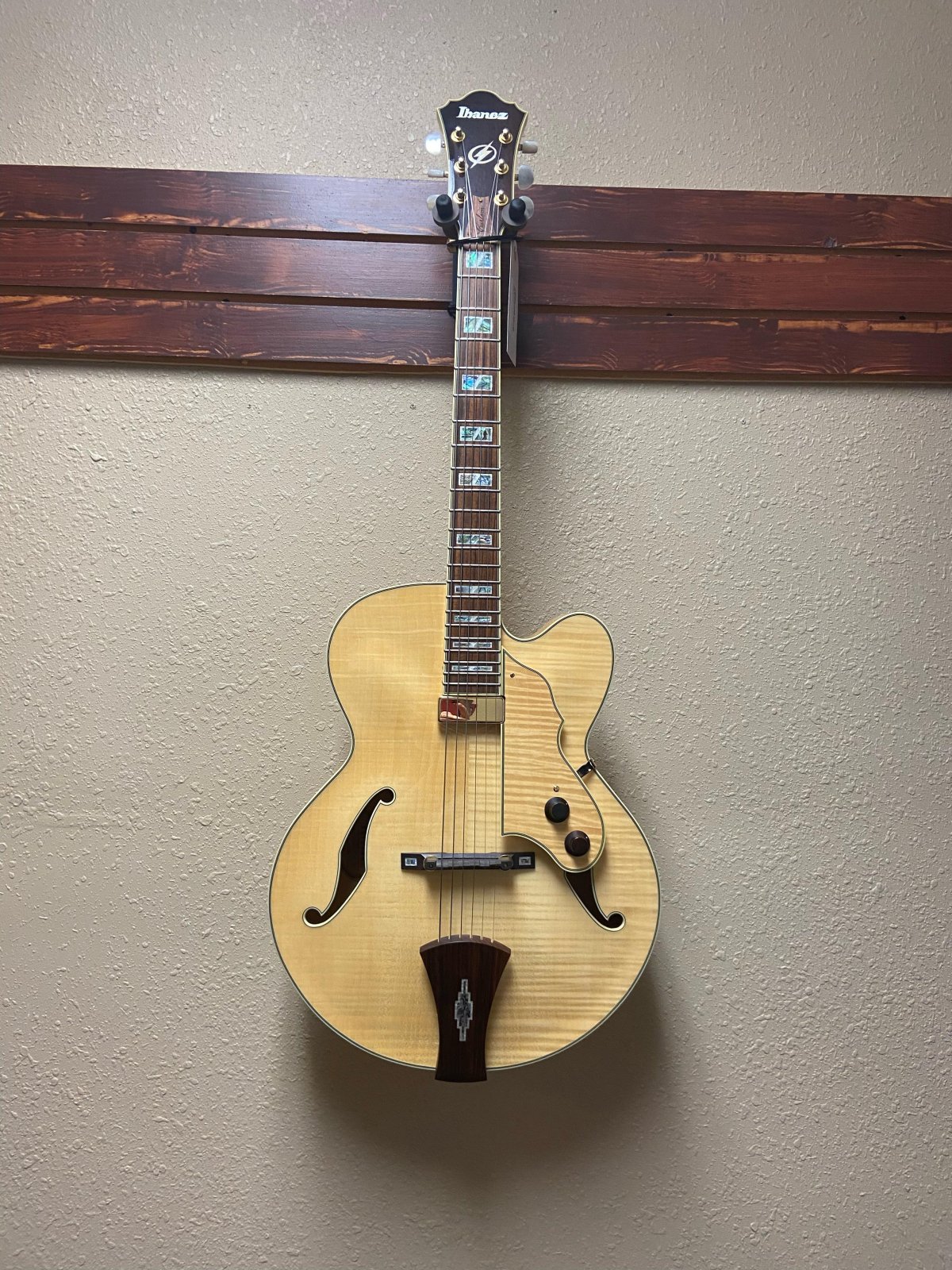 Ibanez AF105 F-NT 12-01 Artcore Jazz Guitar