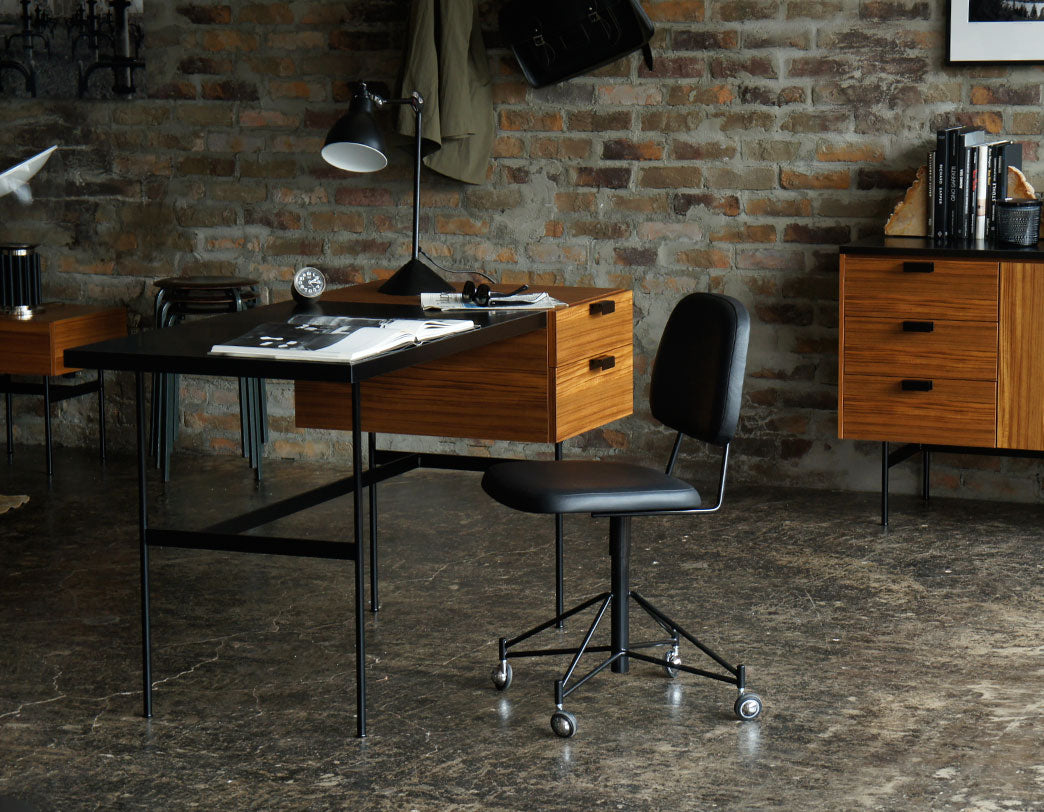 Pierre Paulin / CM231 Chair – METROCS GLOBAL