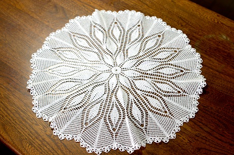 テーブルセンター ドイリー レース編みハンドメイド（丸型・大 直径56