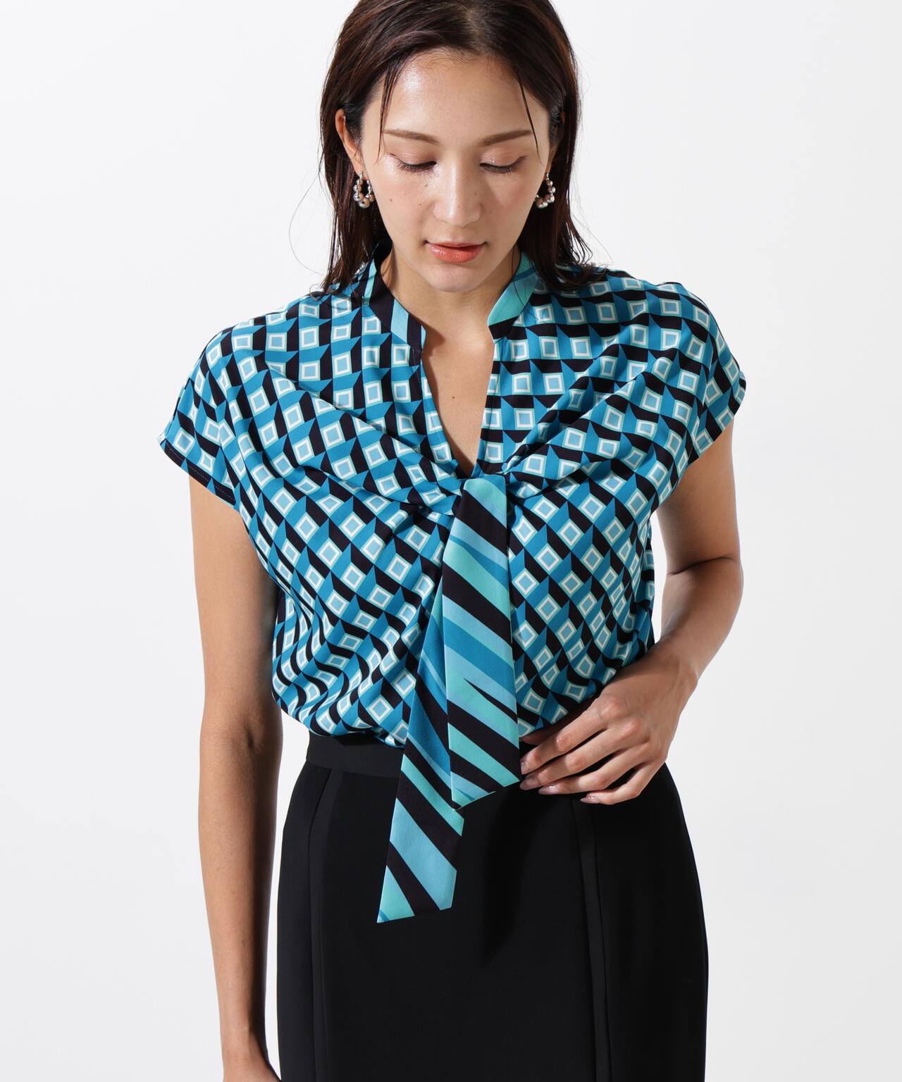 ジオメトリックプリントクロスリボンブラウス | PINKY&DIANNE