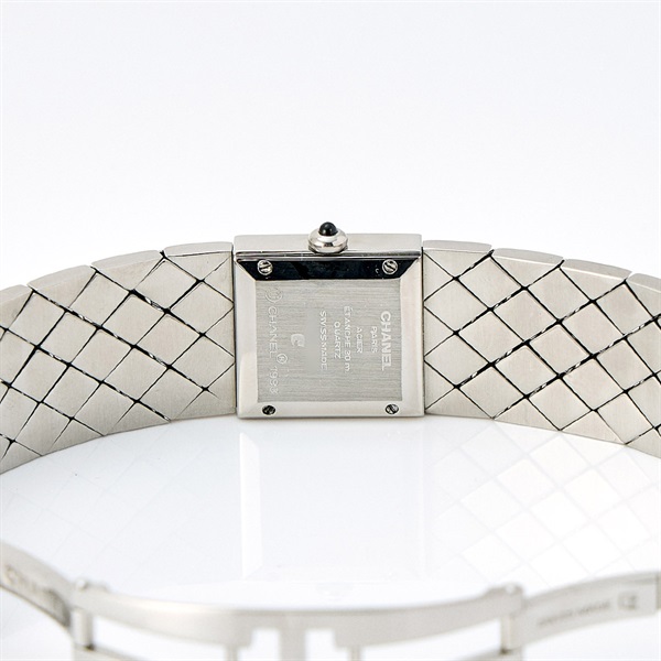 CHANEL マトラッセ H0009 クオーツ 腕時計 黒文字盤 シルバー SS