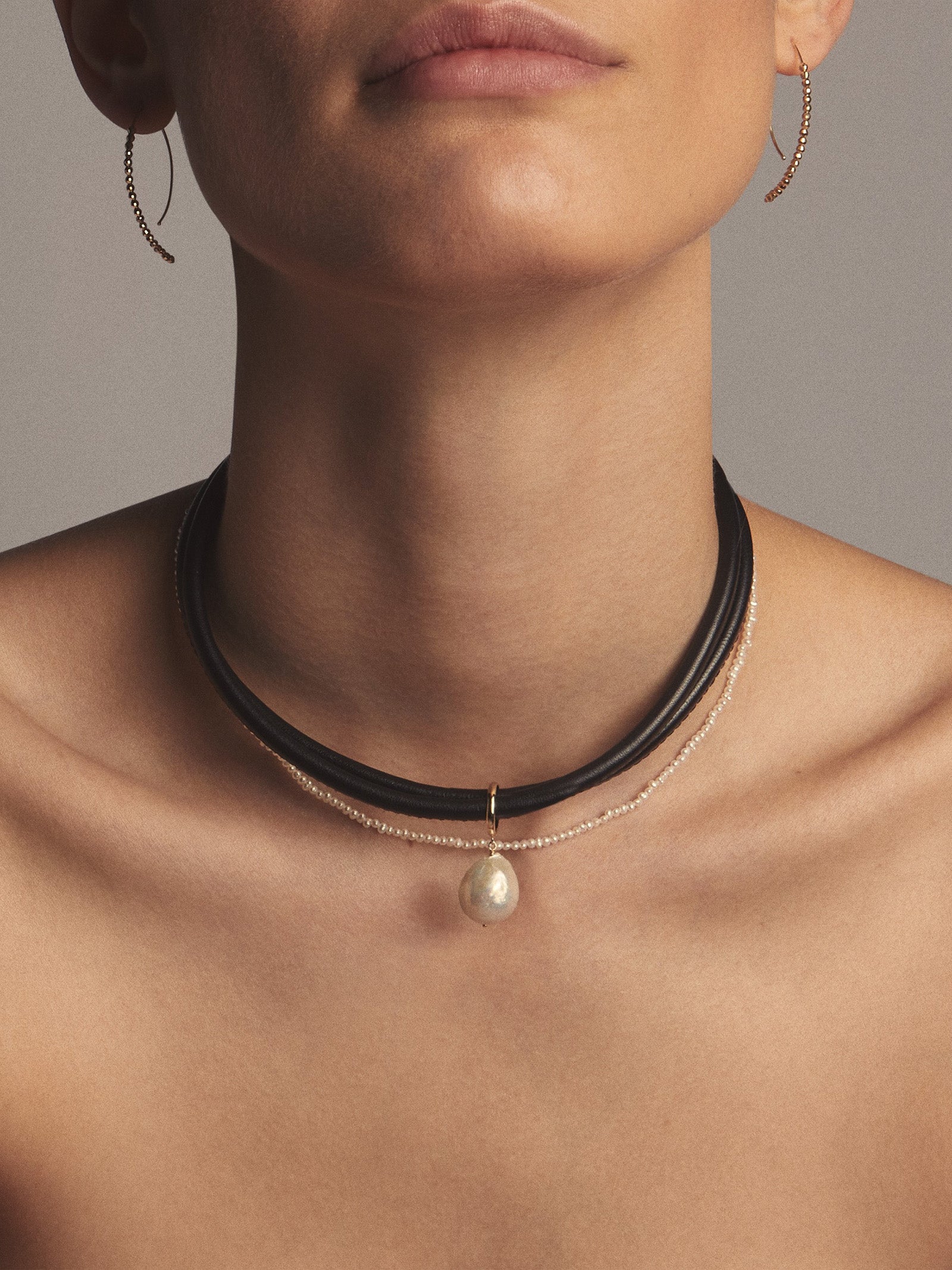 X2H Sea of Beauty. Large Pearl Leather Necklace/Bracelet