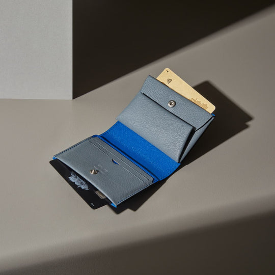 1月末まで値下げ中】MOLINI 二つ折り財布 青 MADE IN ITALY 1月末まで