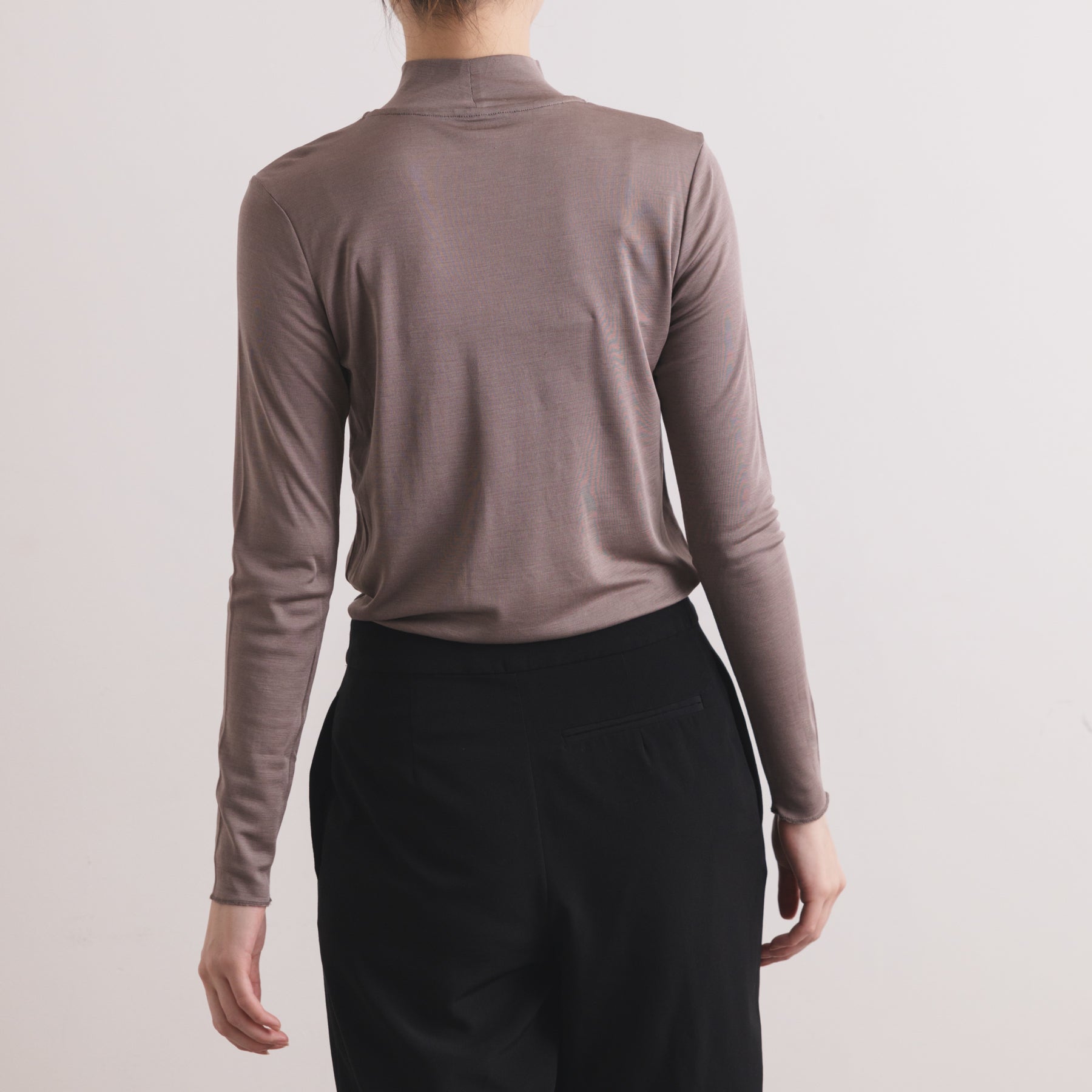 シルク100%ハイネックカットソー, トープ／タートルネック