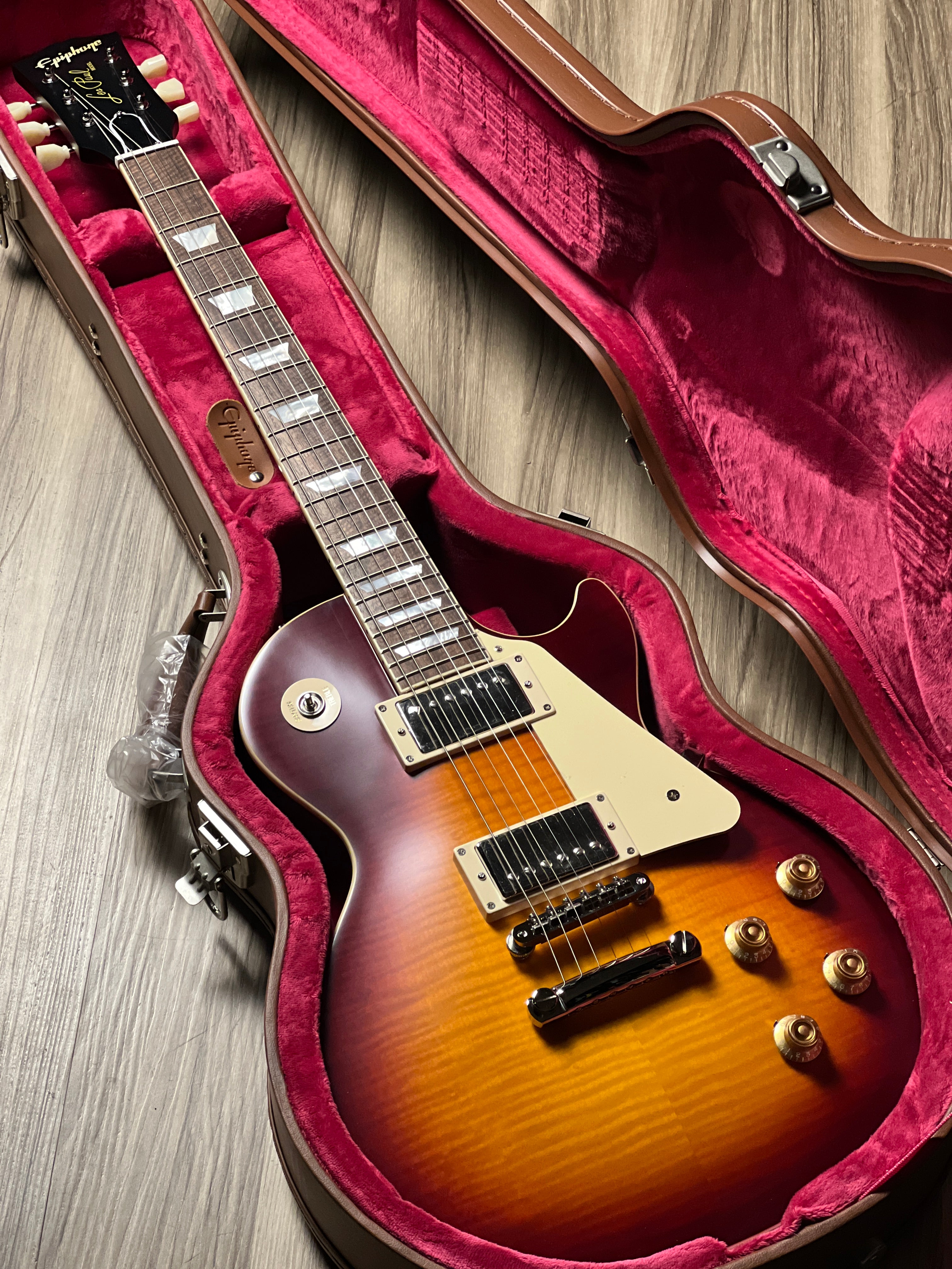 Epiphone 1959 Les Paul Standard in Factory Burst VOS