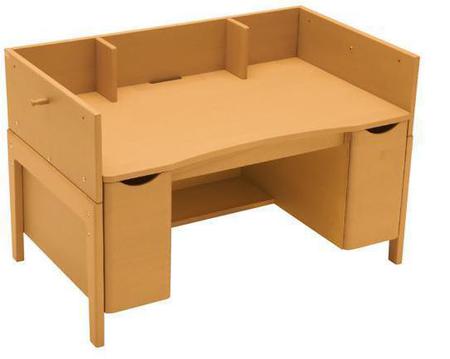 ベネッセとカリモクがコラボ。リビングに置けるコンパクトな机と椅子が