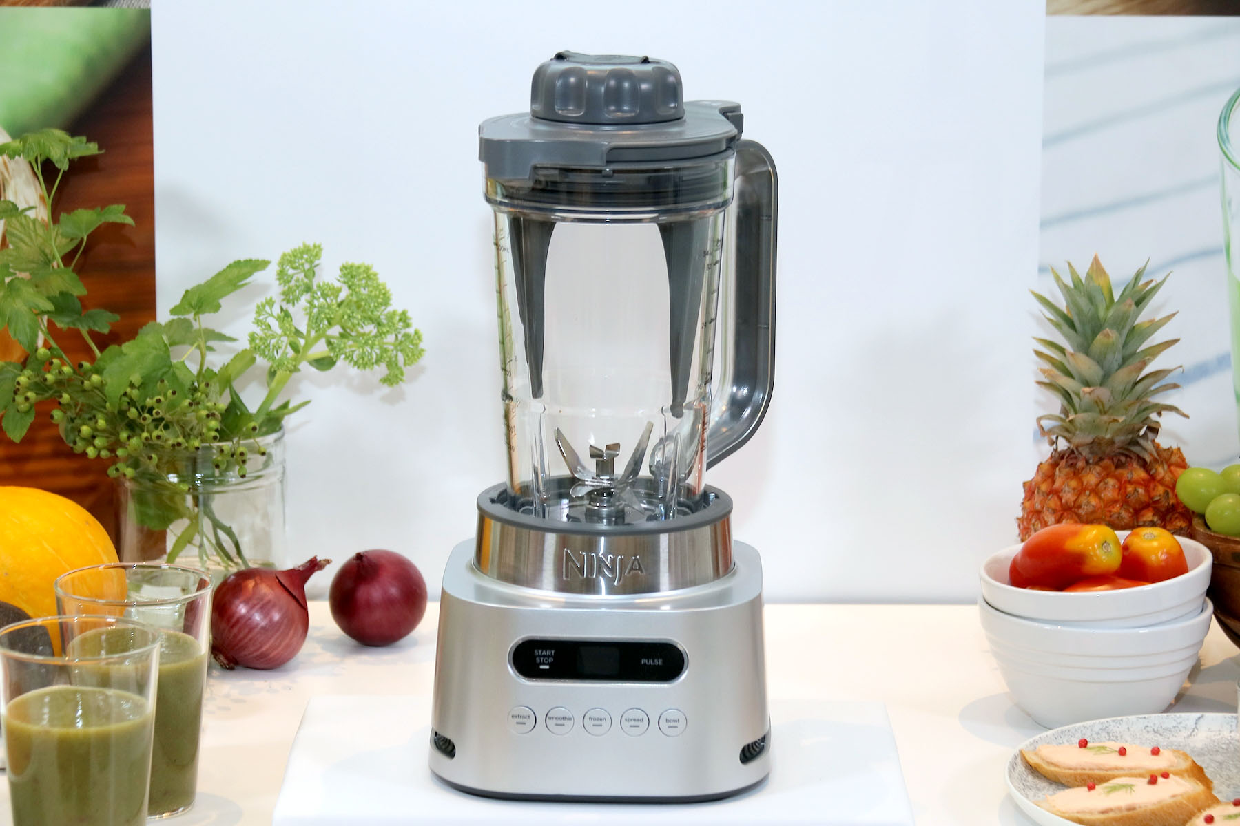 1,100Wでパワフルに粉砕するシャークニンジャの「Twisti ミキサー