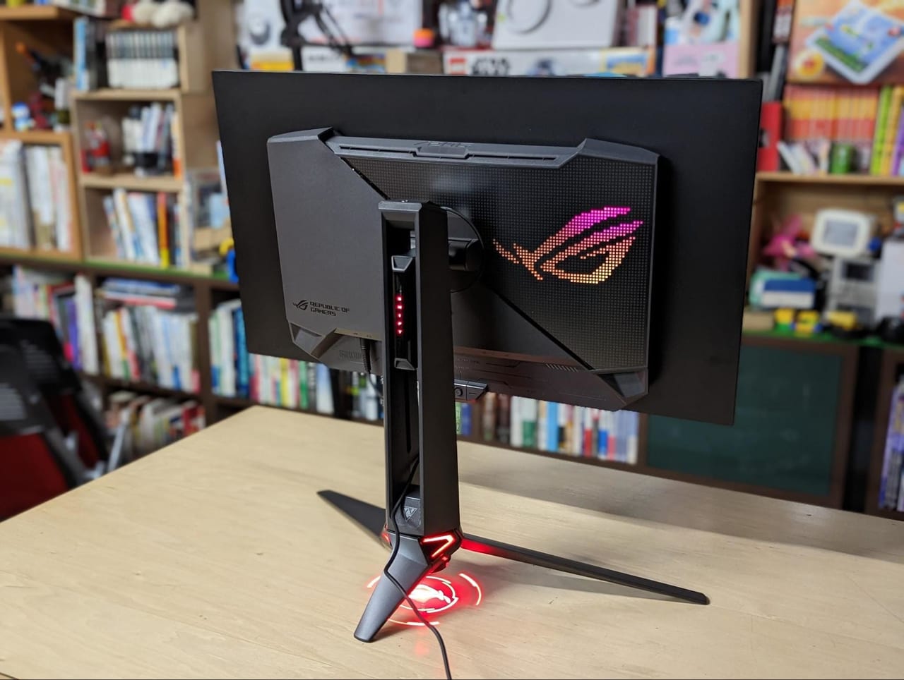 ASUSの有機ELゲーミングディスプレイ『ROG Swift OLED PG27AQDM』レビュー