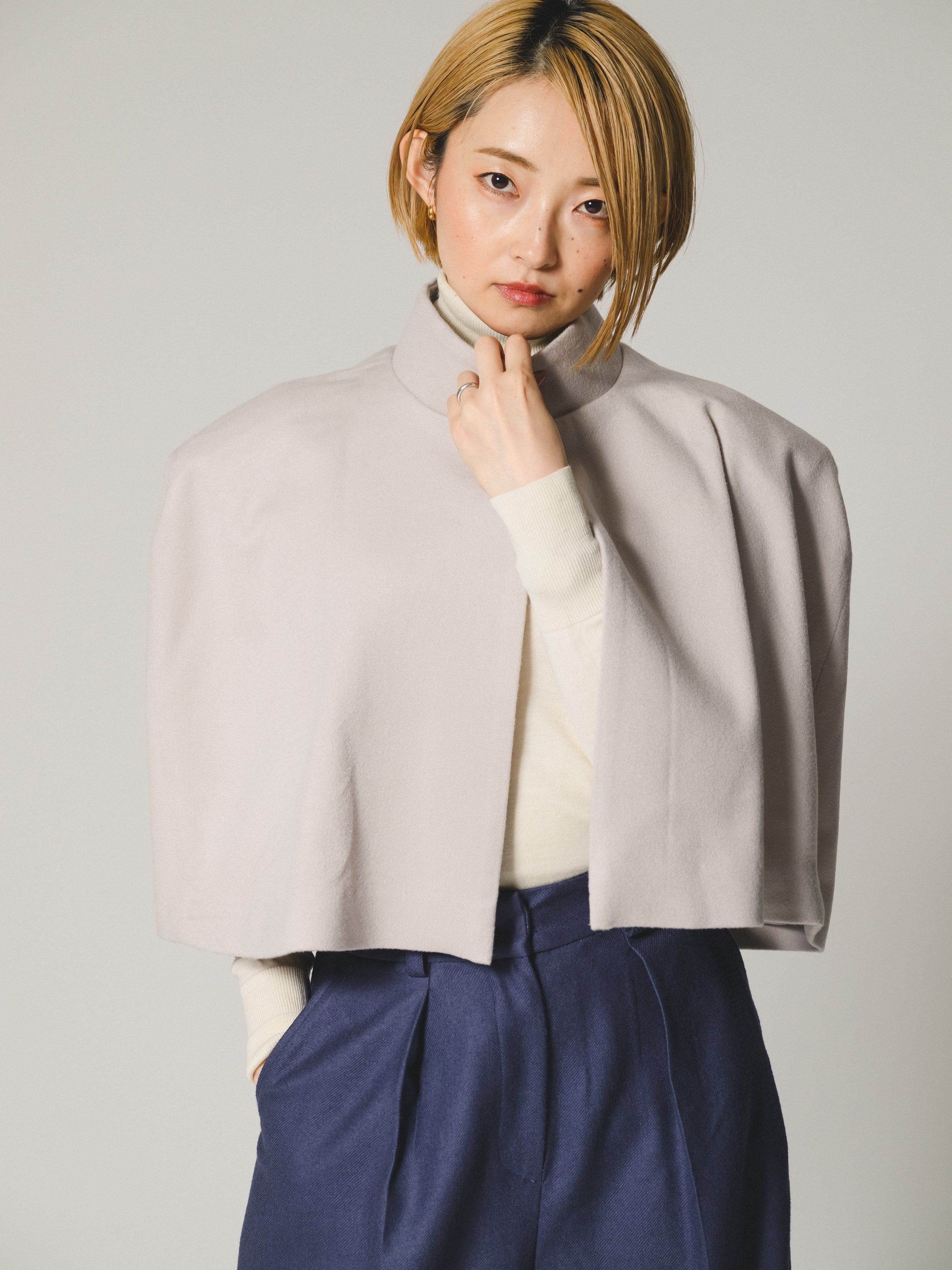 マント （カシミヤ） Short cashmere cloak – NOA DAVICH