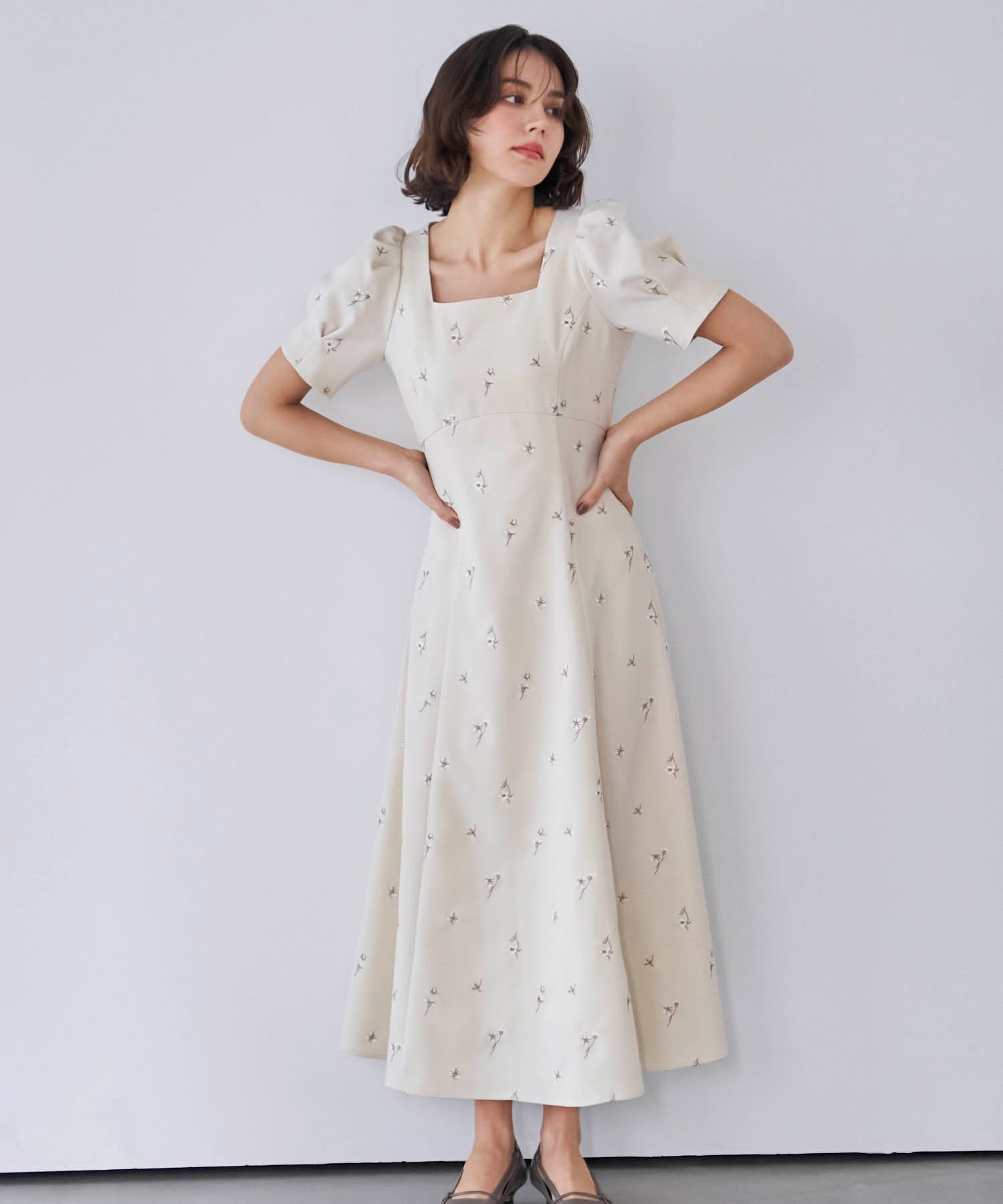 予約】【Premium】フラワー刺繍ワンピース | ロングワンピース | NOELA