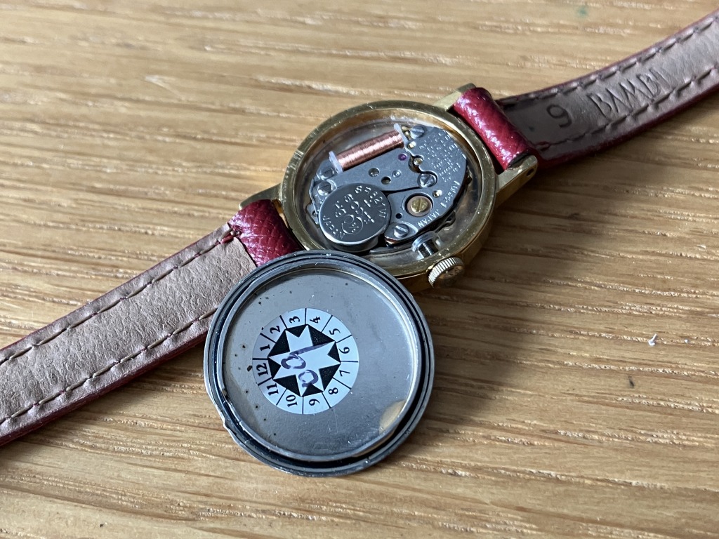 オリエントの婦人クオーツ時計VXの電池交換