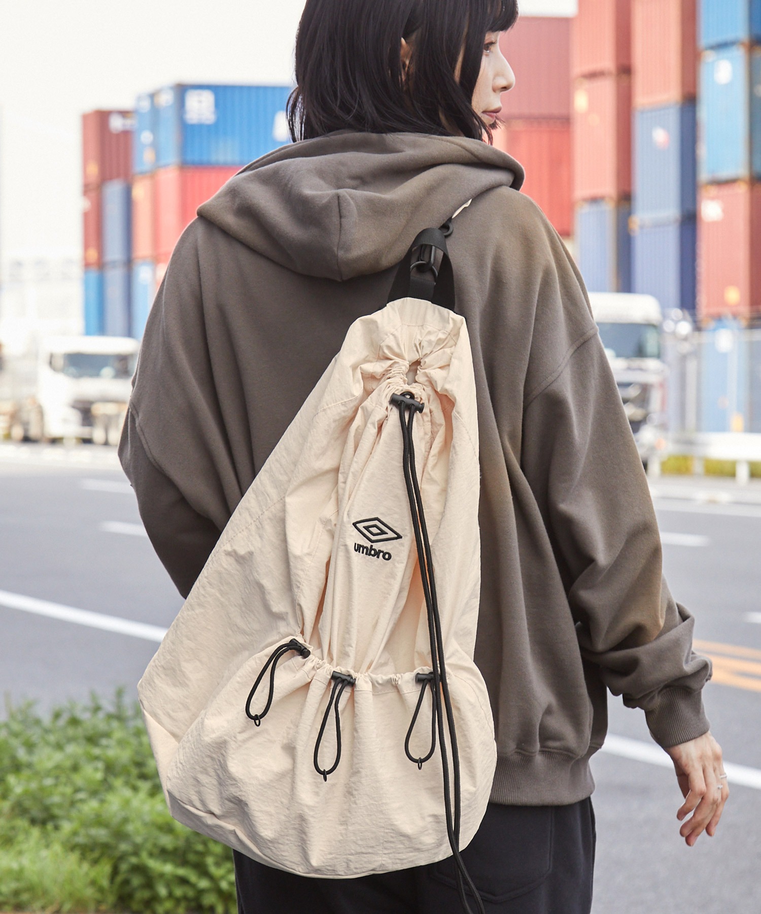 UMBRO/アンブロ 別注 ロゴ刺繍 2WAY ナイロン ドローコード マルチ