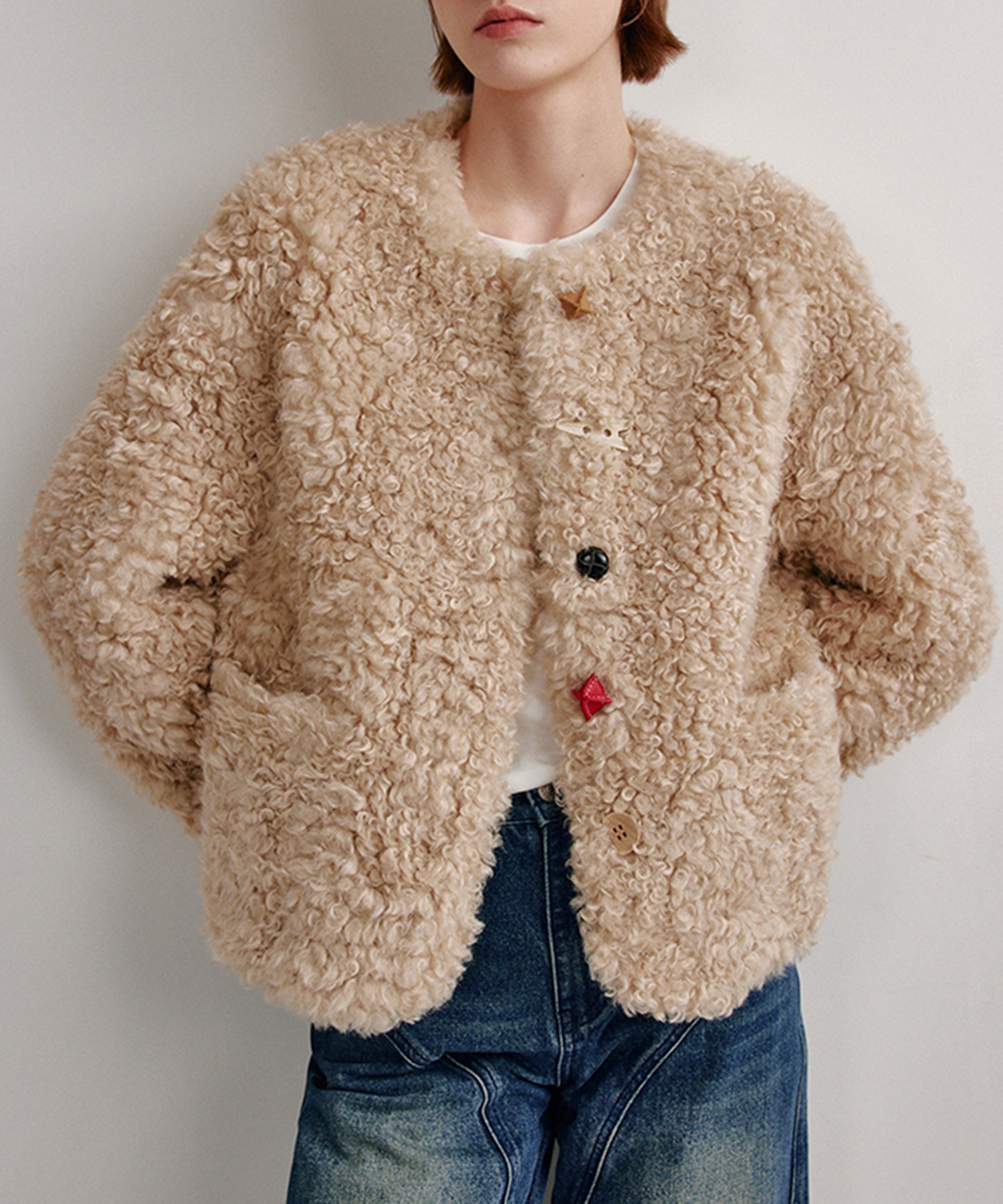 カラフルボタン ノーカラー ボアショートコート FD24W451【Fano