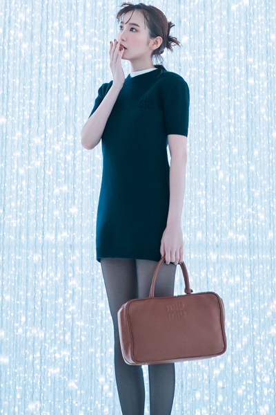 9/3のコーデ】ミュウミュウの別格ワンピで、幸せな休日を過ごして