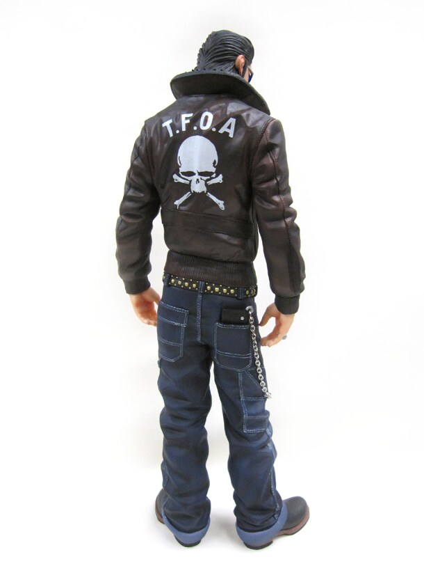 限定版「村田将五」フィギュアをファミマで先行販売 - コミックナタリー