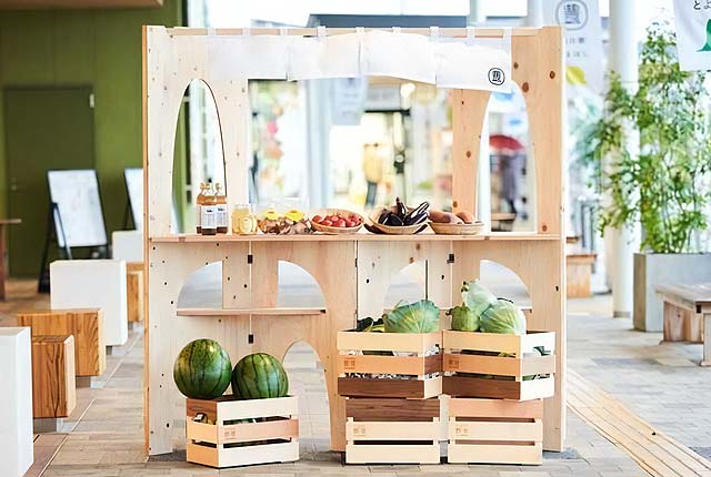 マルシェ出店準備に「組立式屋台パッと」レイアウトしやすい