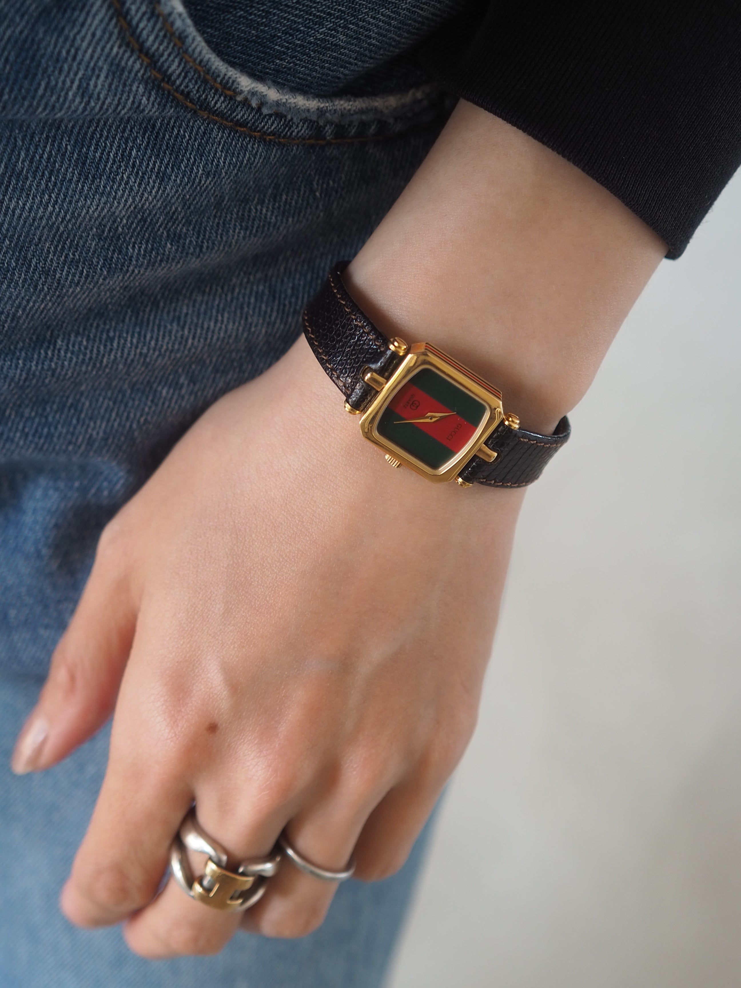 GUCCI グッチ シェリーライン ウォッチ 腕時計 ゴールド レザー