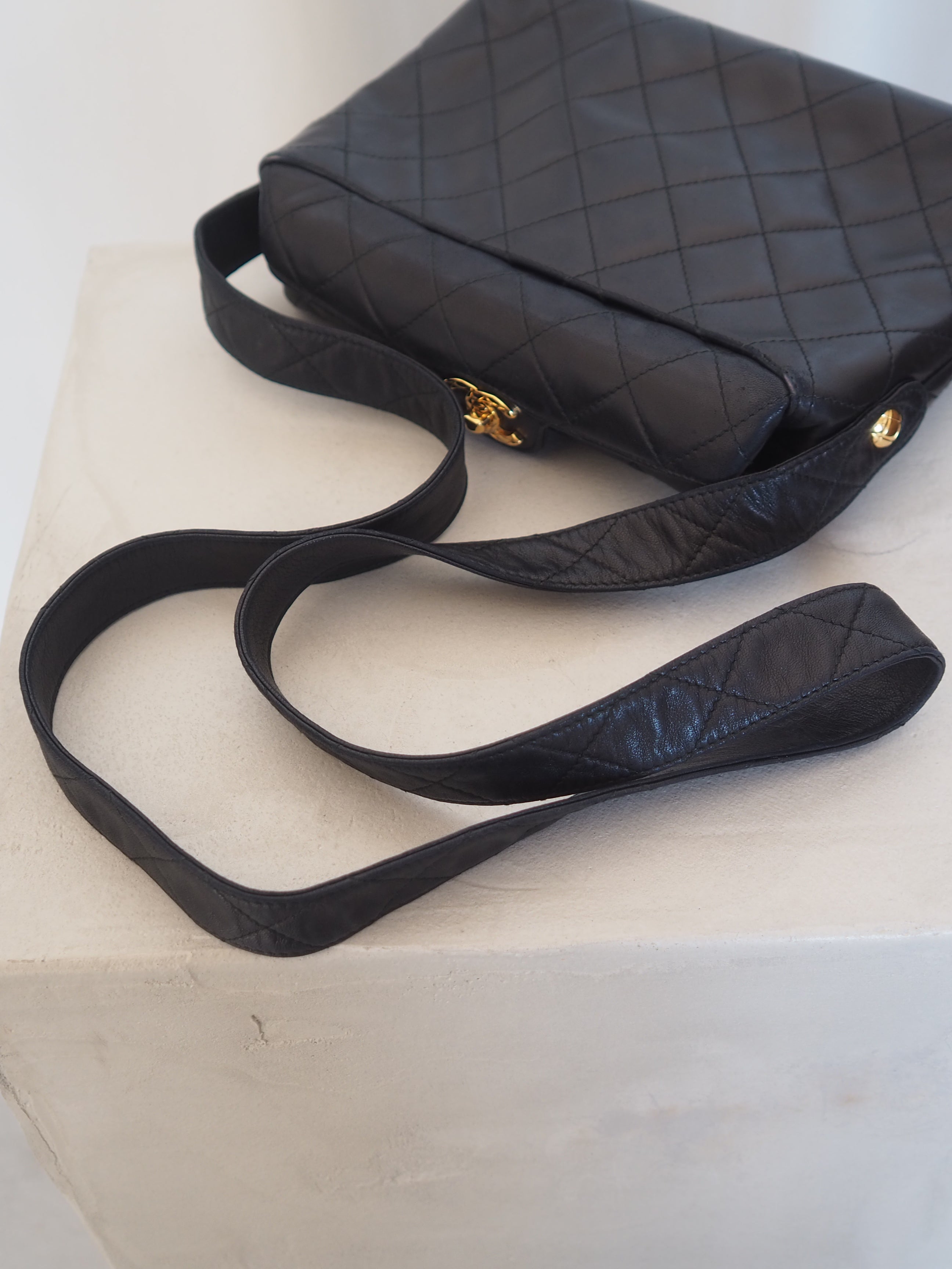 CHANEL ヴィンテージ シャネル ココマーク ショルダーバッグ ブラック