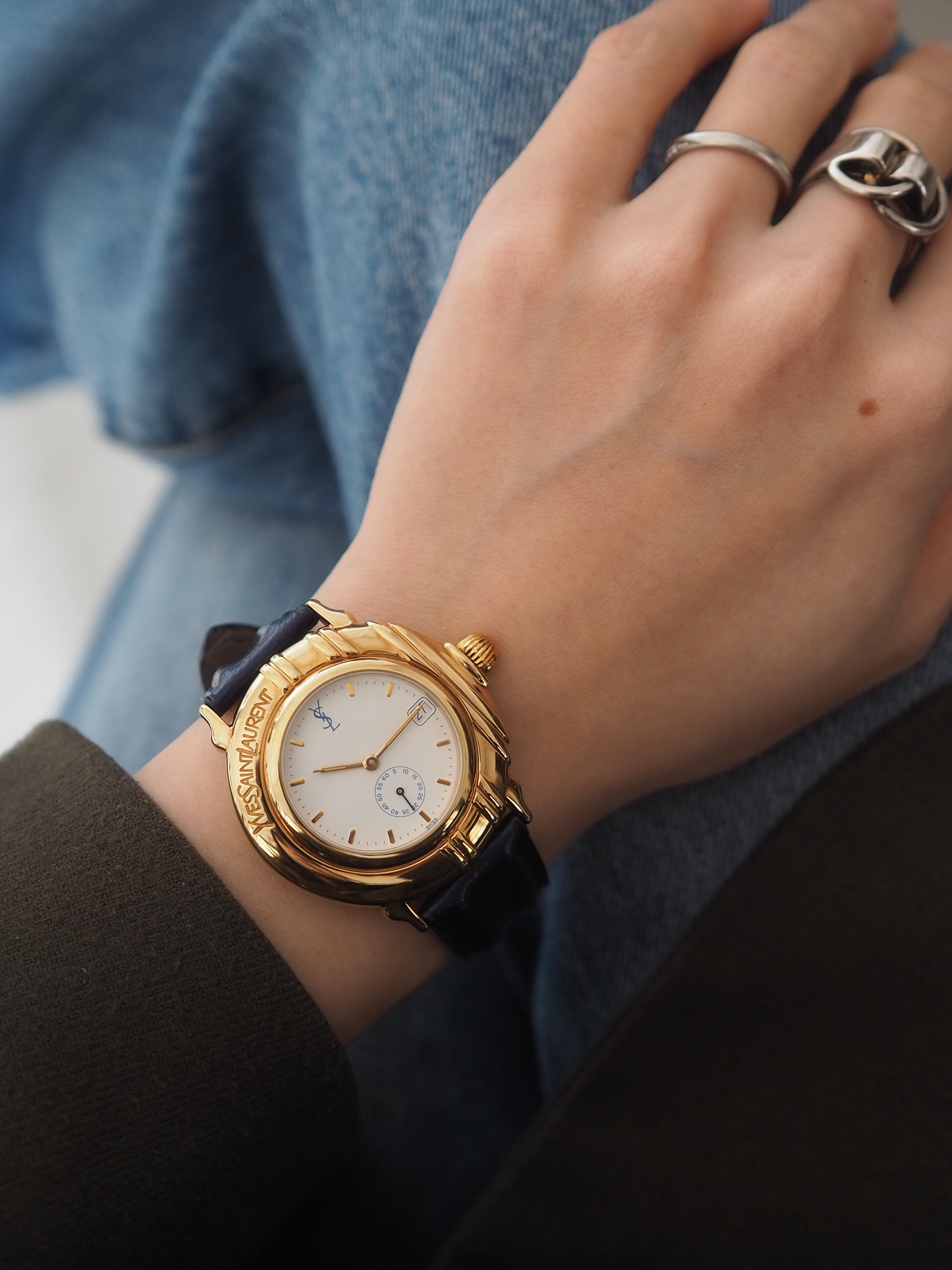 Yves Saint Laurent サンローラン YSL ラウンド ウォッチ 腕時計