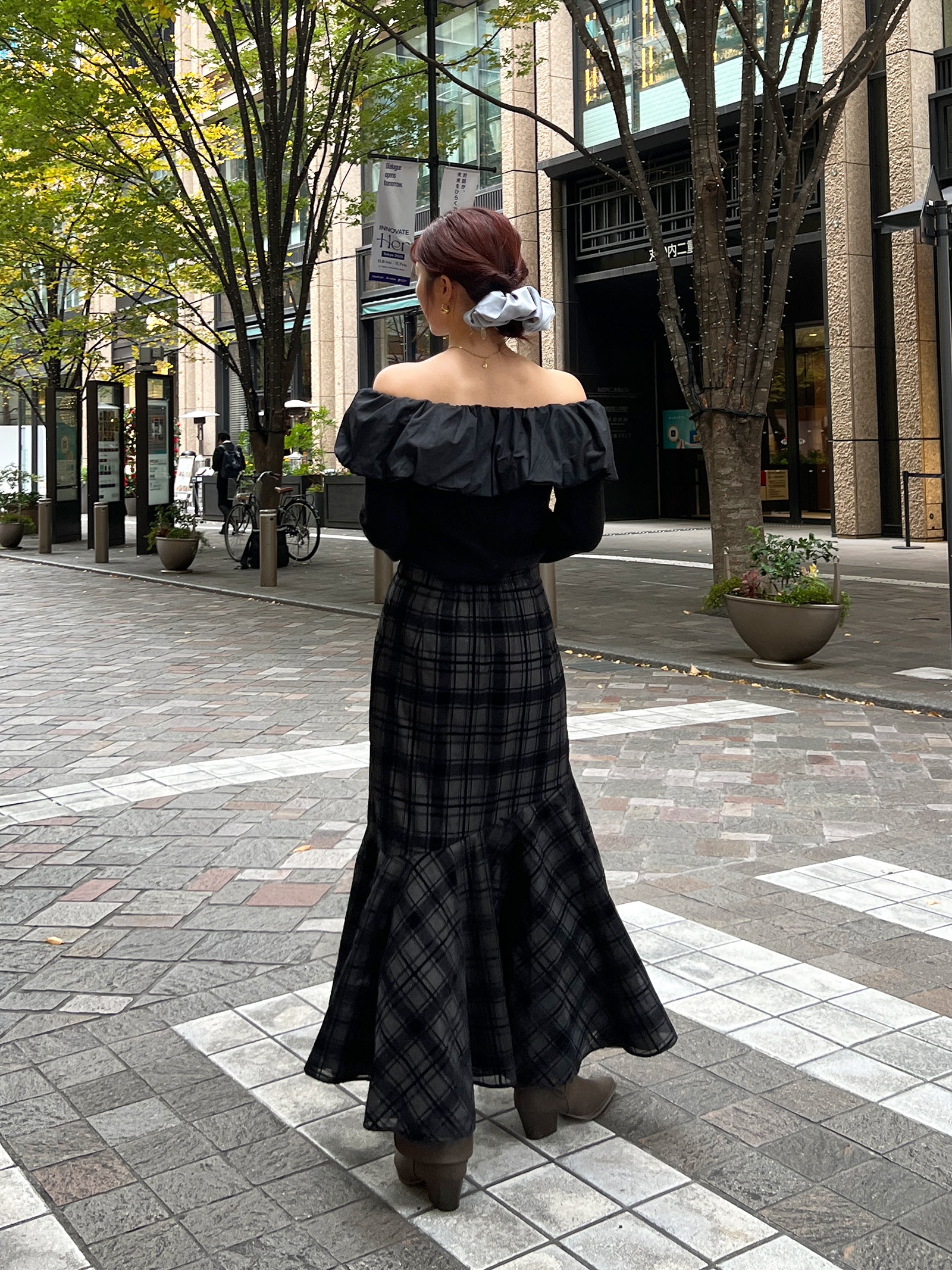 バルーンドッキングフリルニット