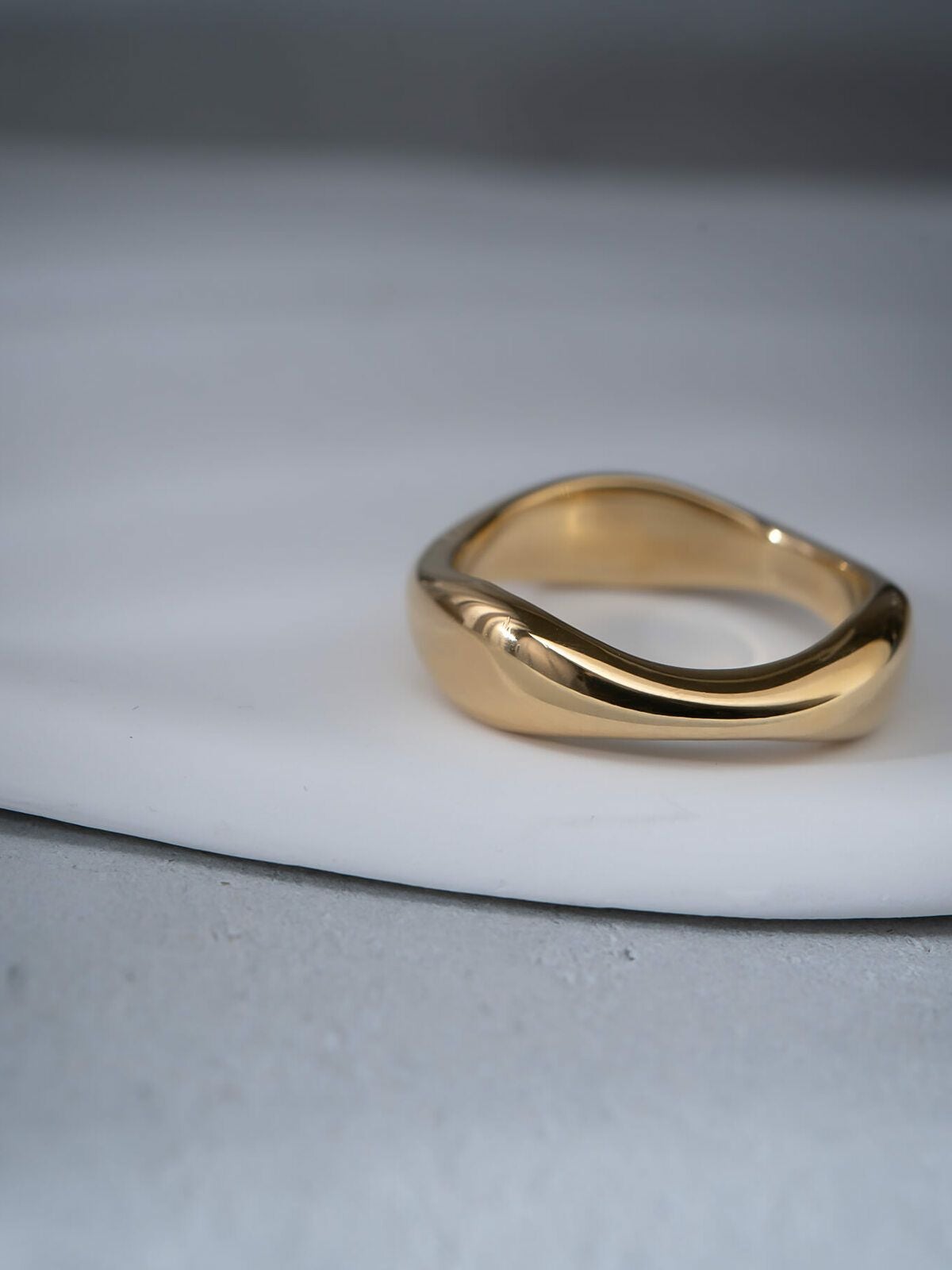 Silver925 Wide Wavy Ring GREZIO -グレジオ- | Ops.(オプス)公式ストア