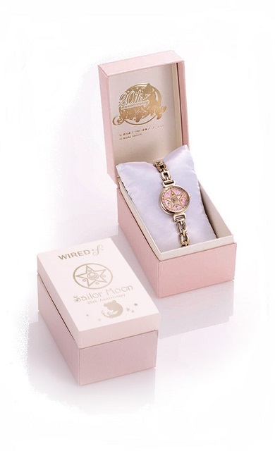 クリスタルスターが文字盤に！ キュートすぎる『美少女戦士