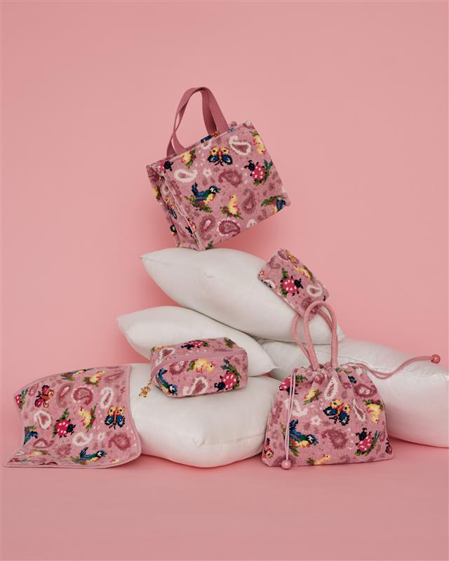 フェイラー 7月新作✨ ＼ 『ハイジ』のモチーフにペイズリーを