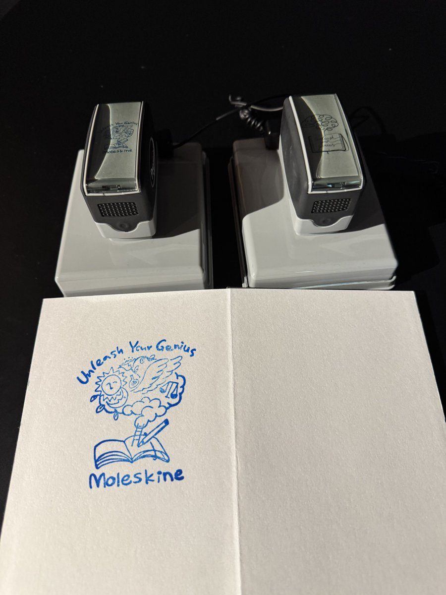 ATCから万博に戻り、 イタリア館に行きました… モレスキンのデカ