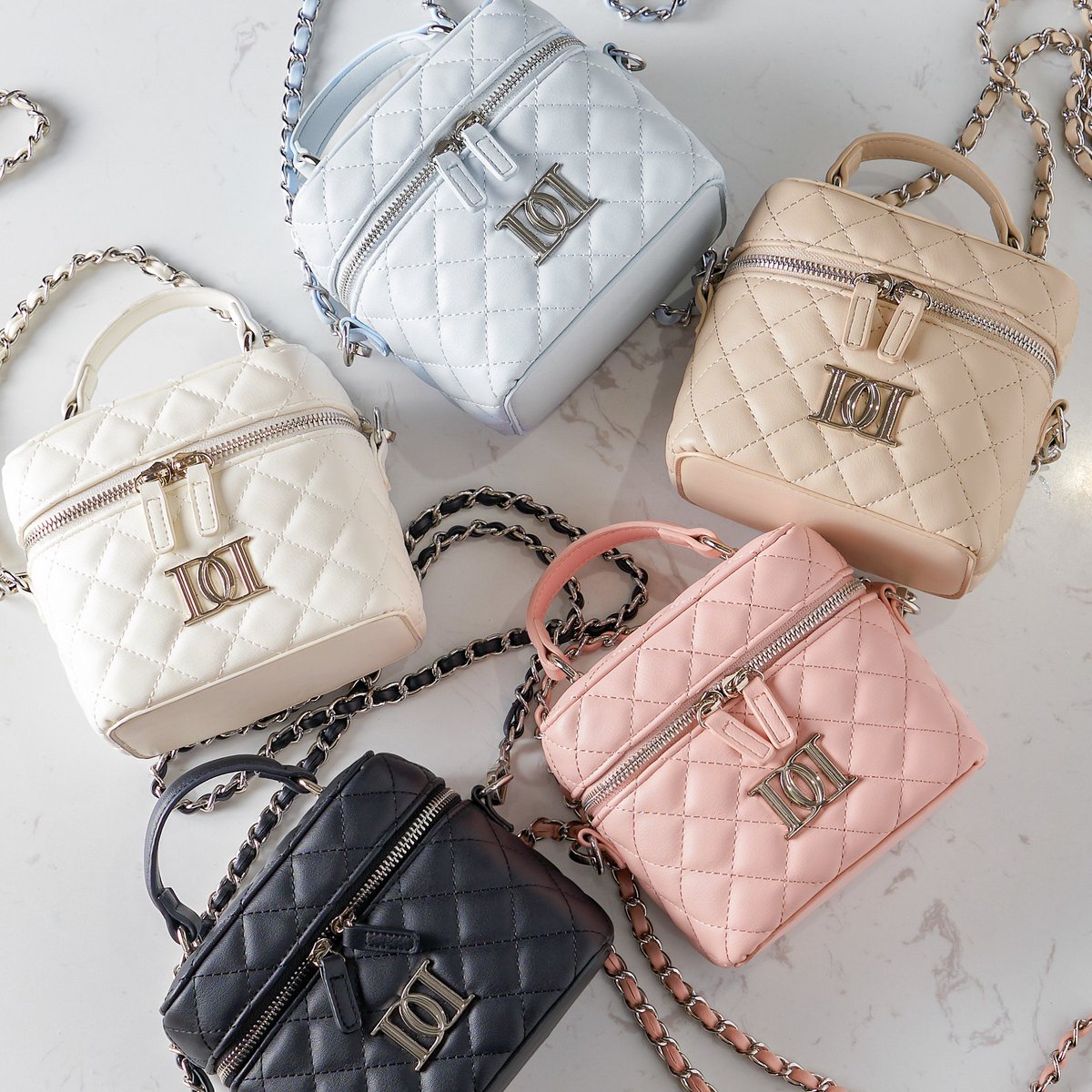 coming soon】 キルティングスクエアミニバッグ (ゴールドパーツ