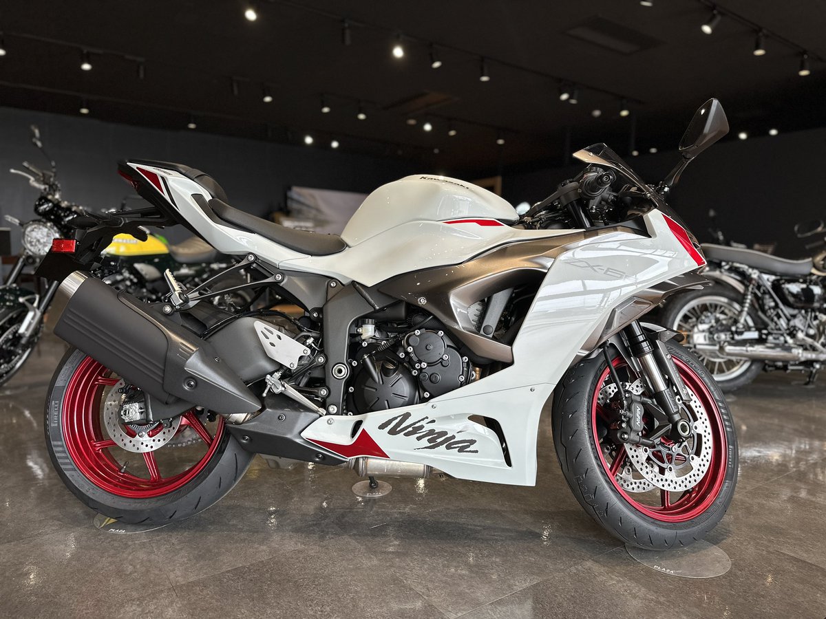 2025年モデル 入荷！ ZX-6R 白 多くのお問い合わせを頂いてるモデル