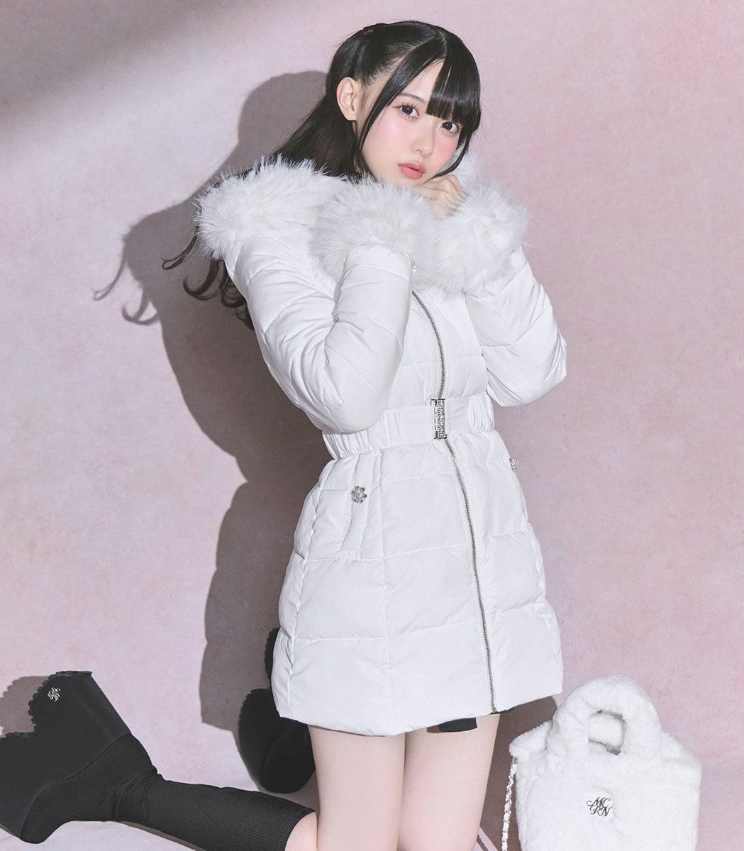 𝐍𝐄𝐖 𝐀𝐑𝐑𝐈𝐕𝐀𝐋 】 キラキラのウエストベルトがかわいく