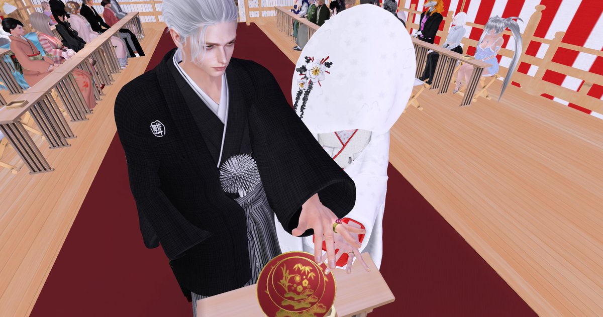 光るきのこ🍄の指輪をみた！！（新婦のおしりにも🍄！）