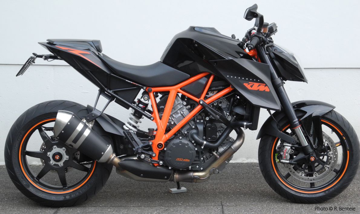 KTM 1290 Super Duke R 向け BST ｶｰﾎﾞﾝﾎｲｰﾙ [10/26追記] : ばいく生活
