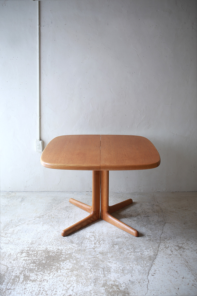 Single Leg Dining Table from Denmark | phono | 金沢 北欧 中古家具