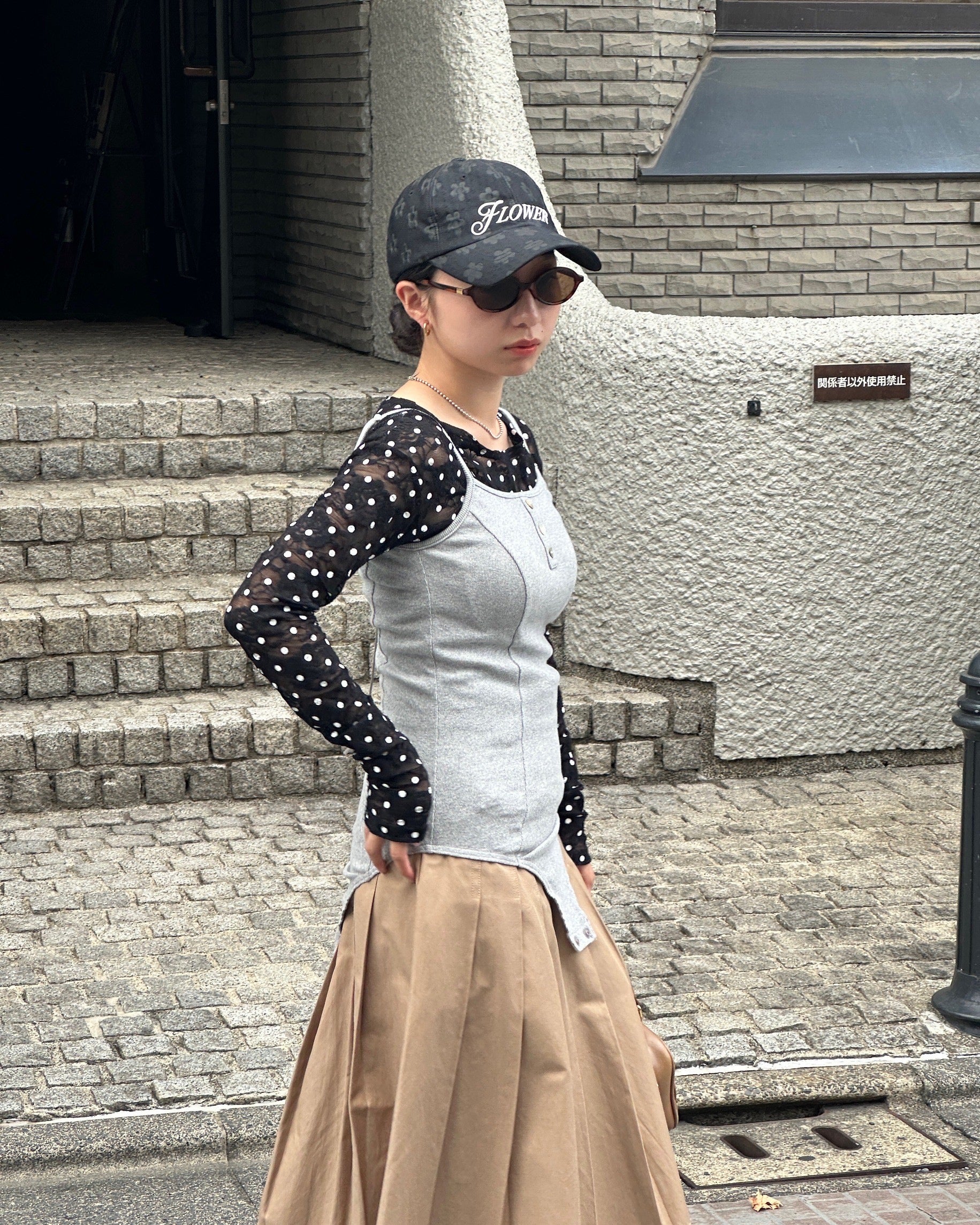 Dot lace see-through top (round neck) black