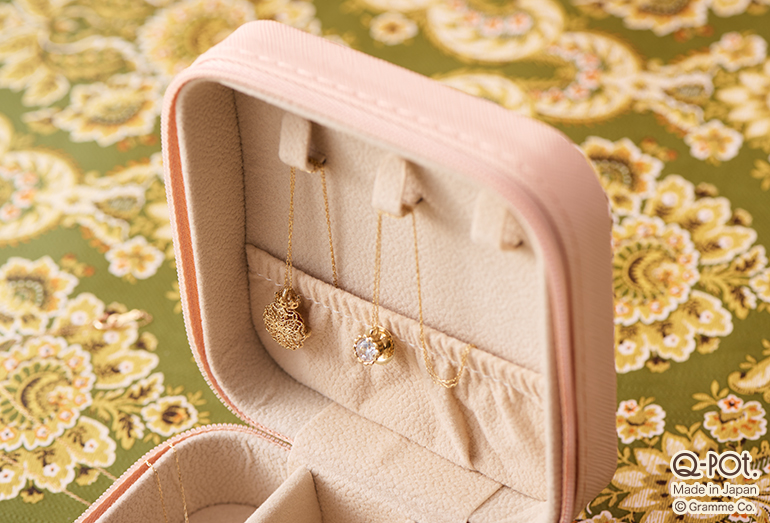 2023.12.2(Sat)～ホリデー限定スペシャルノベルティーが登場！ | Q-pot.