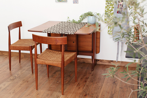 圧倒的人気を誇るテーブル！3通りに使えるドロップリーフテーブルの魅力