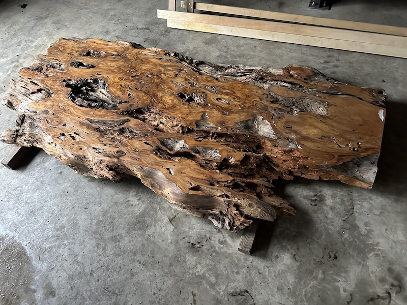 屋久杉レジンテーブルの納品！〜朽ちと生命力のアート〜|レジン