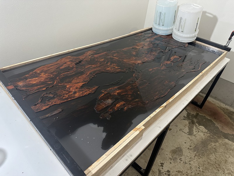 屋久杉レジンテーブルの納品！〜朽ちと生命力のアート〜|レジン