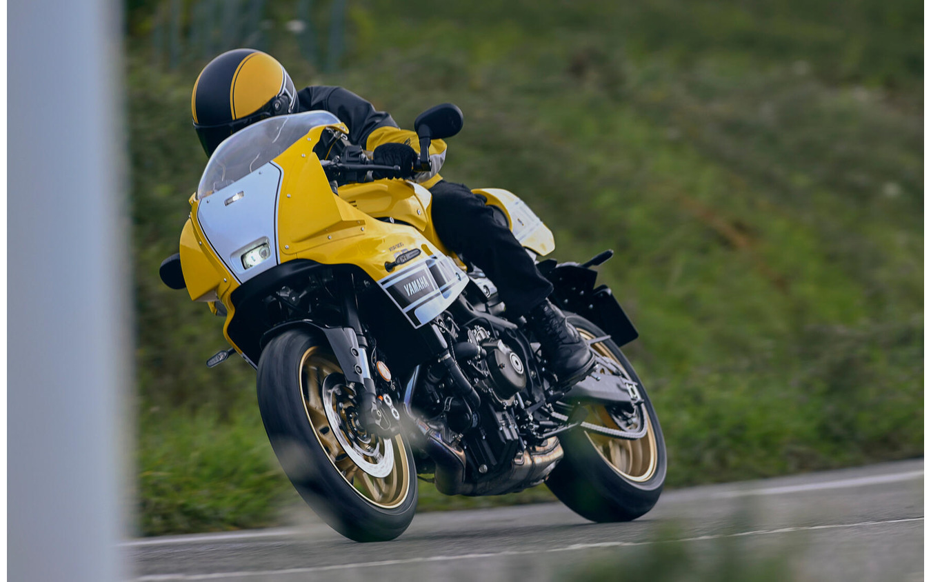 往年のファン号泣？ 黄色い「ストロボカラー」の新型ヤマハ『XSR900GP