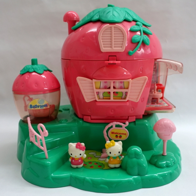 ふしぎなストロベリーハウス