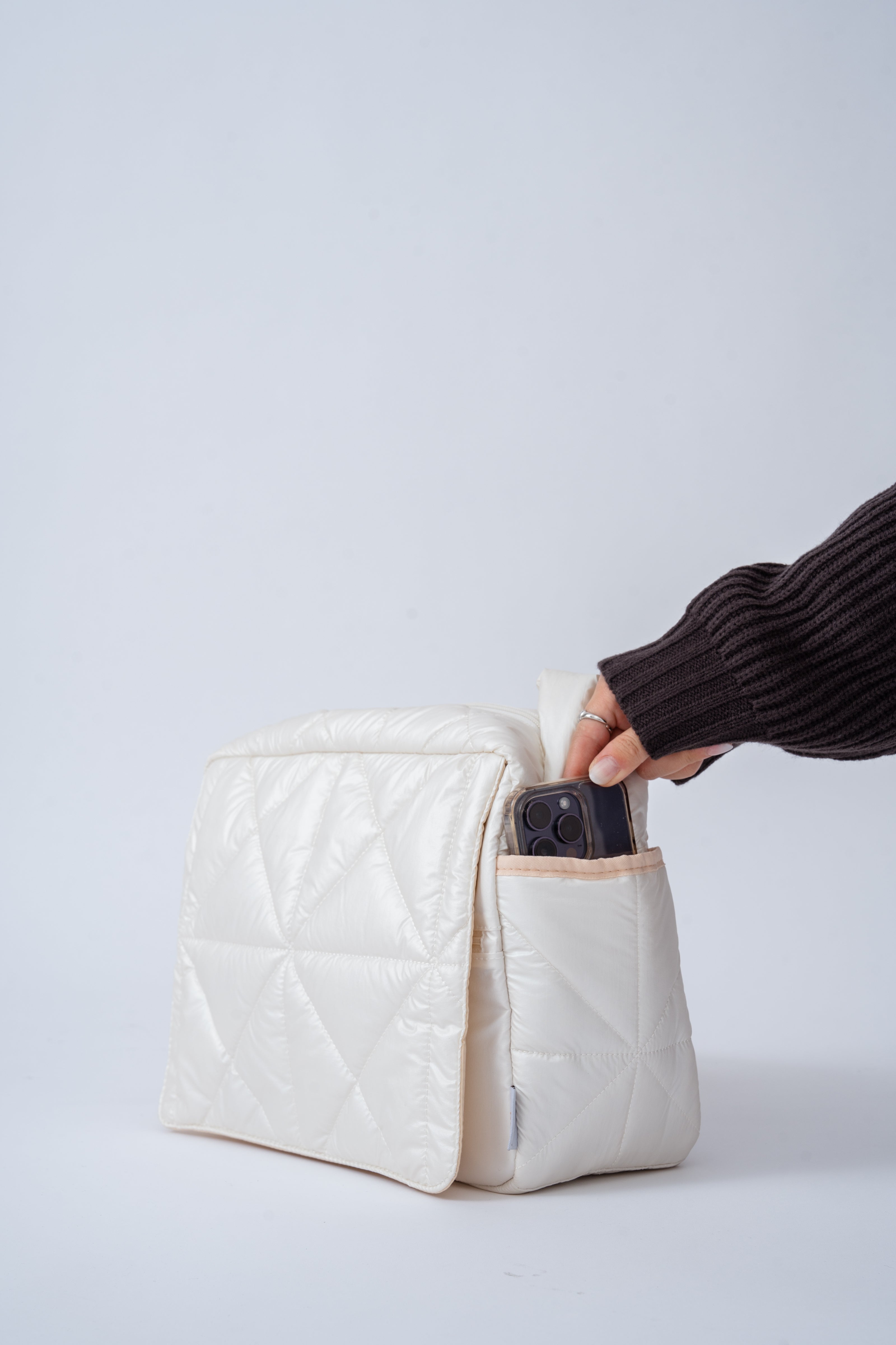 Cross quilt bag / White – RICH RAISE