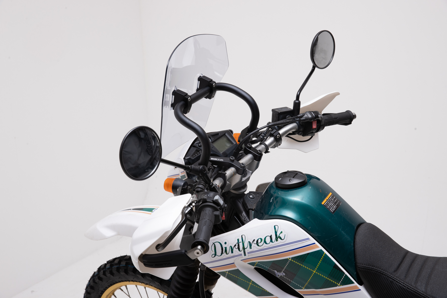 セローの弱点を補完する、アドベンチャーウィンドシールドの林道向け